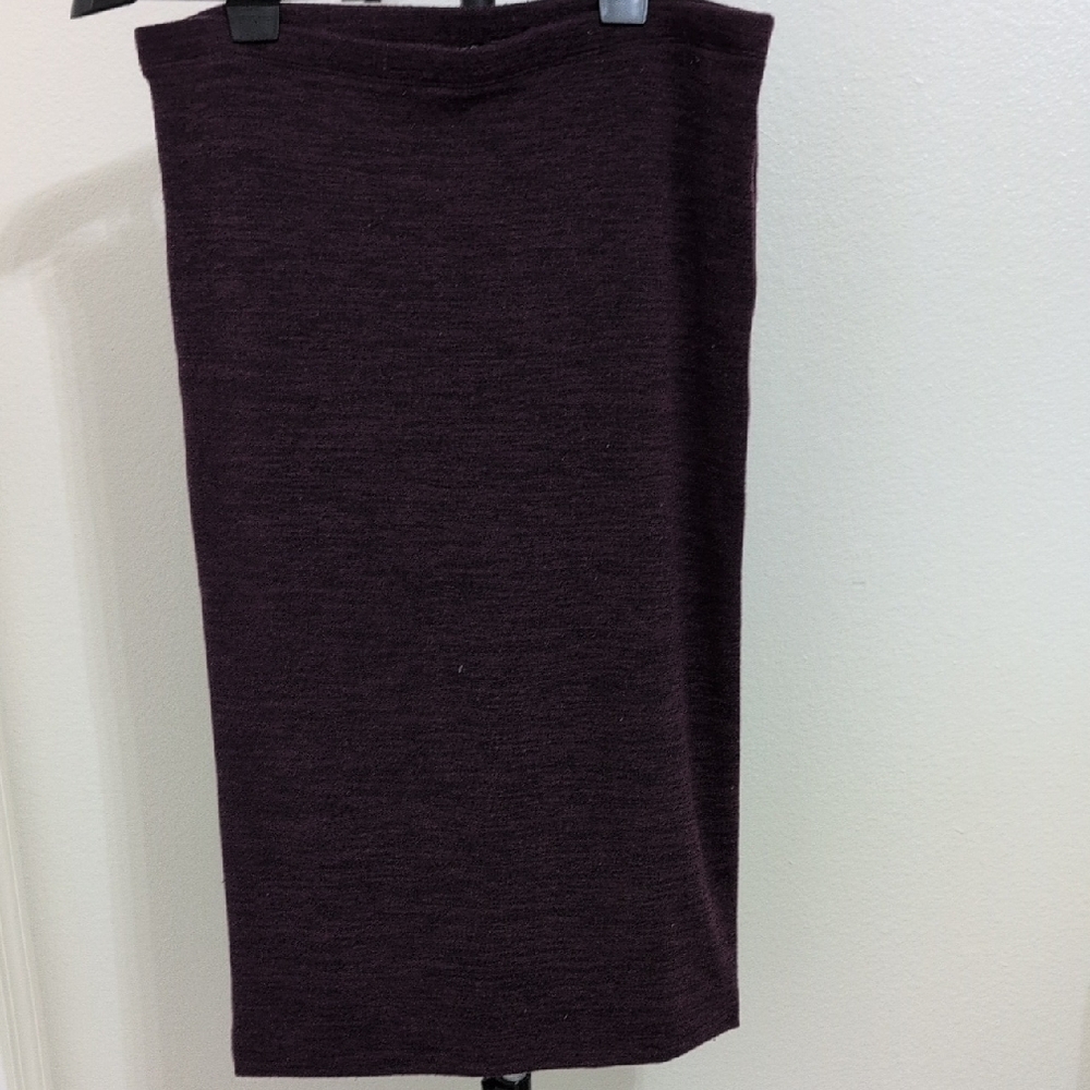 Express Purple Pencil Skirt for Elegant Style